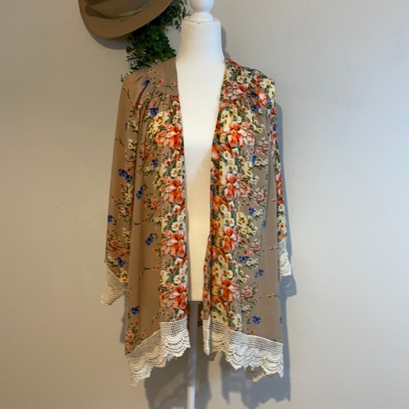 Umgee Other - umgee-Floral & Lace Trim Boho Oversized Open front Kimono Cardigan Sz M/L